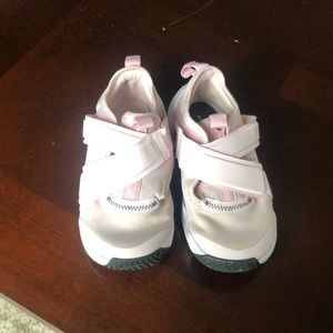 Girls pink Nike shoes size 10c
